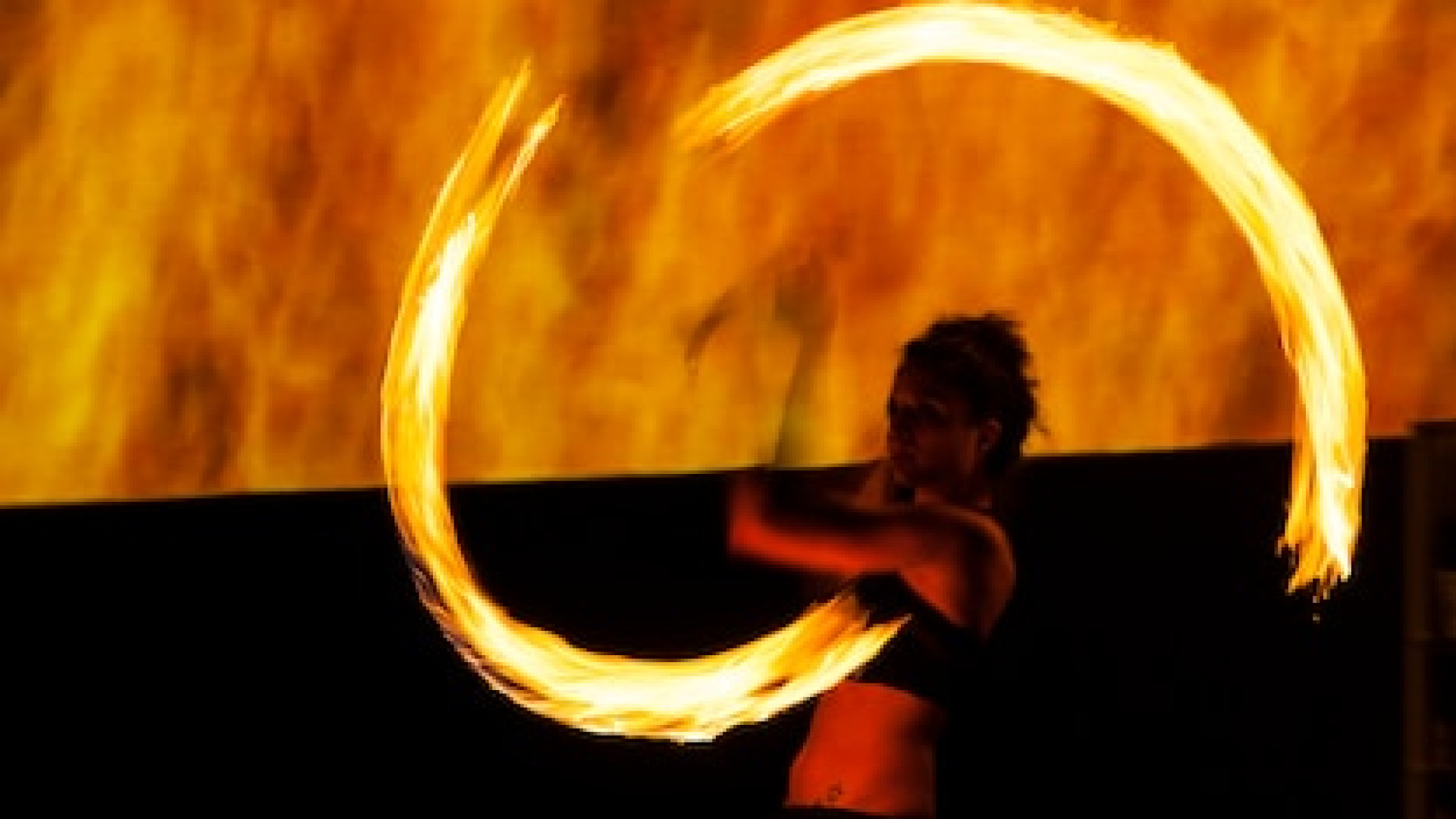 Spectacle de feu pour soirée d’entreprise : comment marquer les esprits ?
